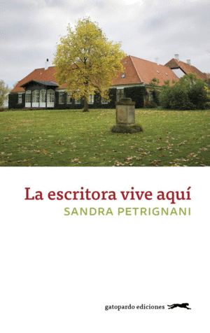 LA ESCRITORA VIVE AQUILA ESCRITORA VIVE AQUÍ